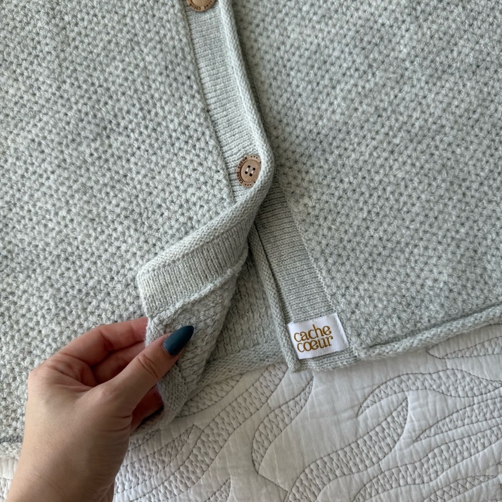 Cache Coeur - Abelha Knitted Maternity Cardigan - Pearl Gray - Picture 9 of 14